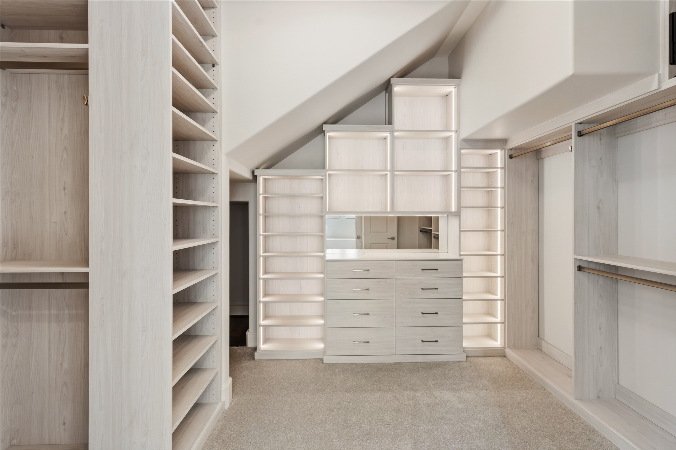 6011 Burgoyne Road, Unit A Houston, TX 77057 - Photo 30 of 46 Brand new custom closet