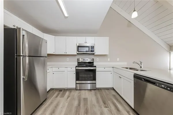 $2,119 | 128 Kathland Avenue, Thomasville, NC 27360