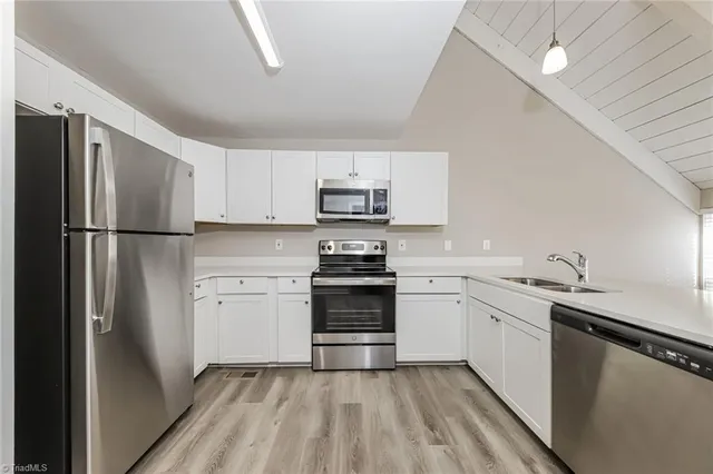 $2,119 | 128 Kathland Avenue, Thomasville, NC 27360