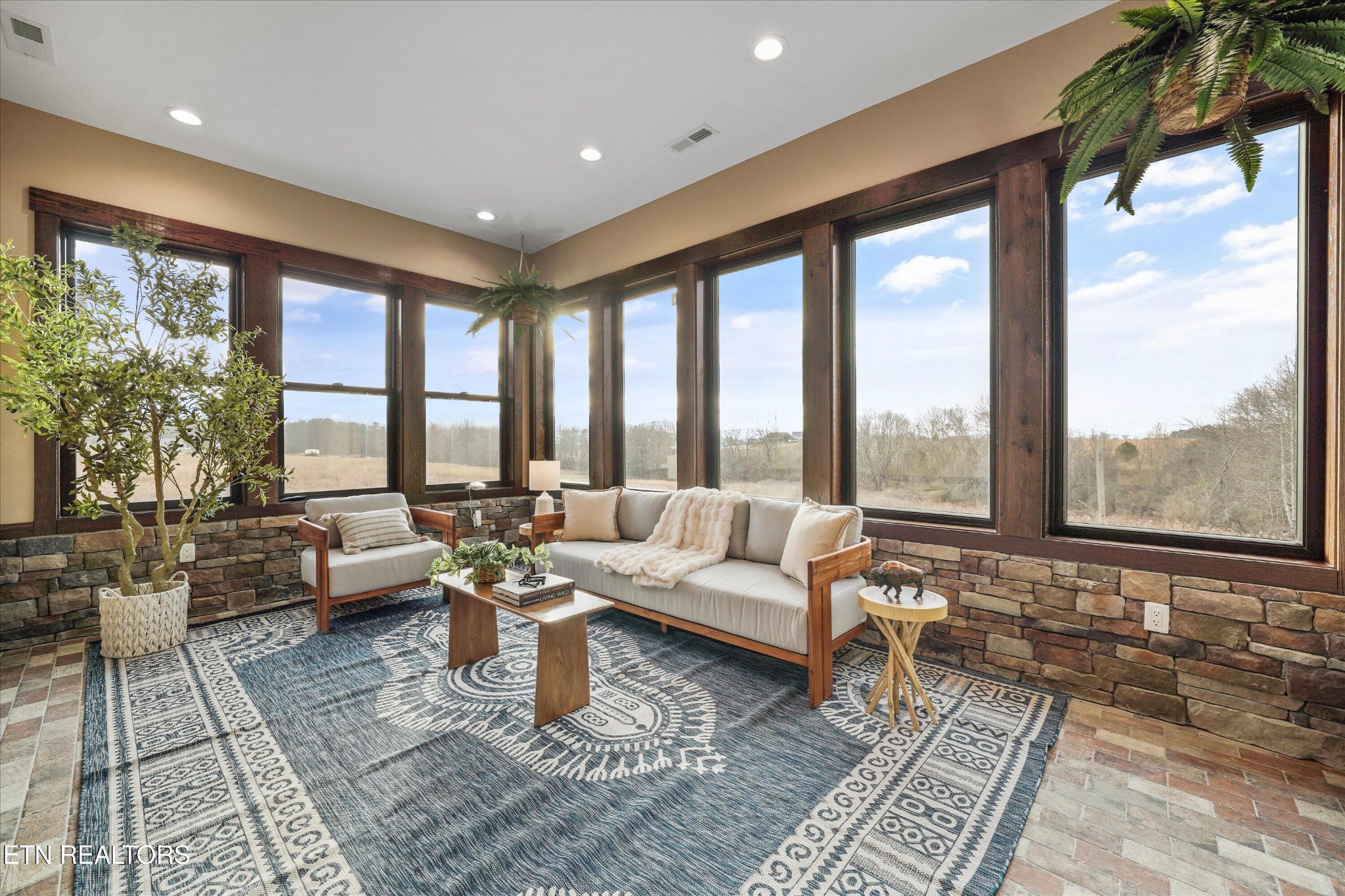 1150 Hillendale Road Crossville, TN 38572 - Photo 19 of 42 a living room with furniture and a large window