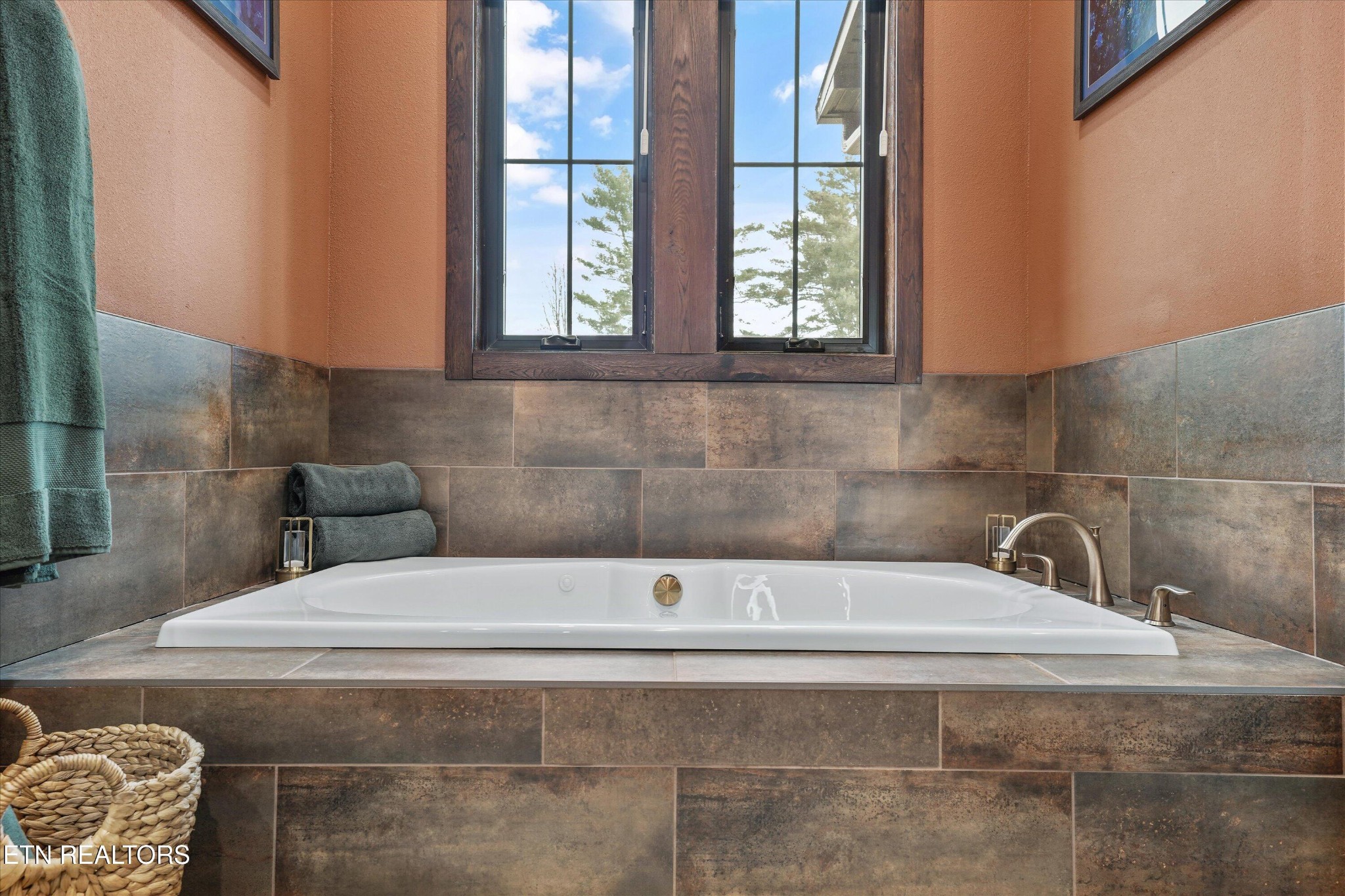 1150 Hillendale Road Crossville, TN 38572 - Photo 30 of 42 a bathroom with a sink and a bathtub