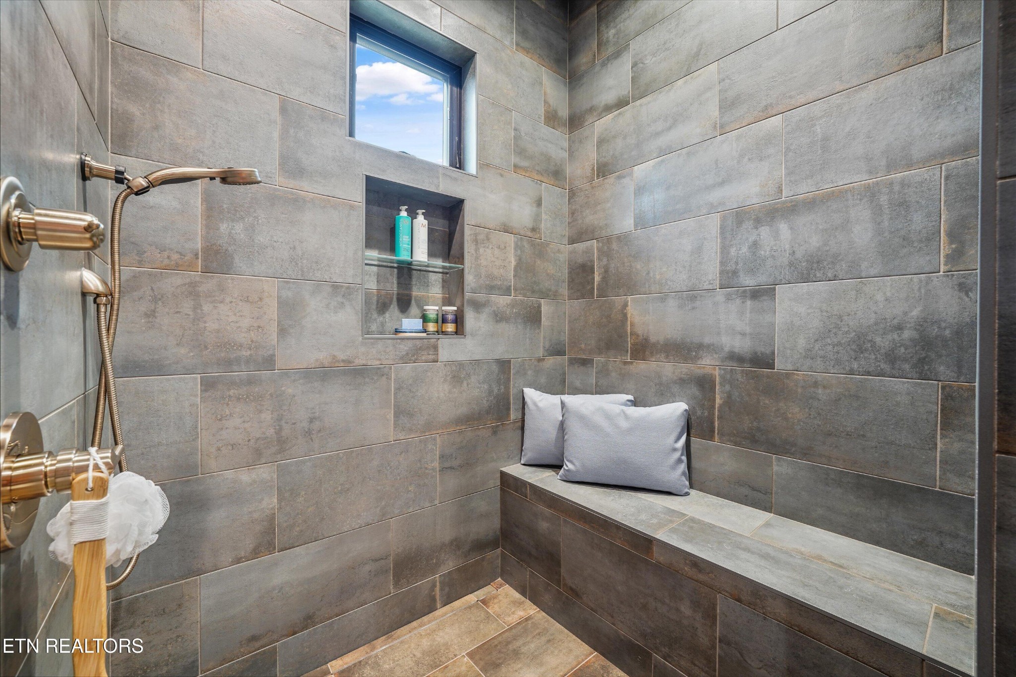 1150 Hillendale Road Crossville, TN 38572 - Photo 31 of 42 a bathroom with a shower