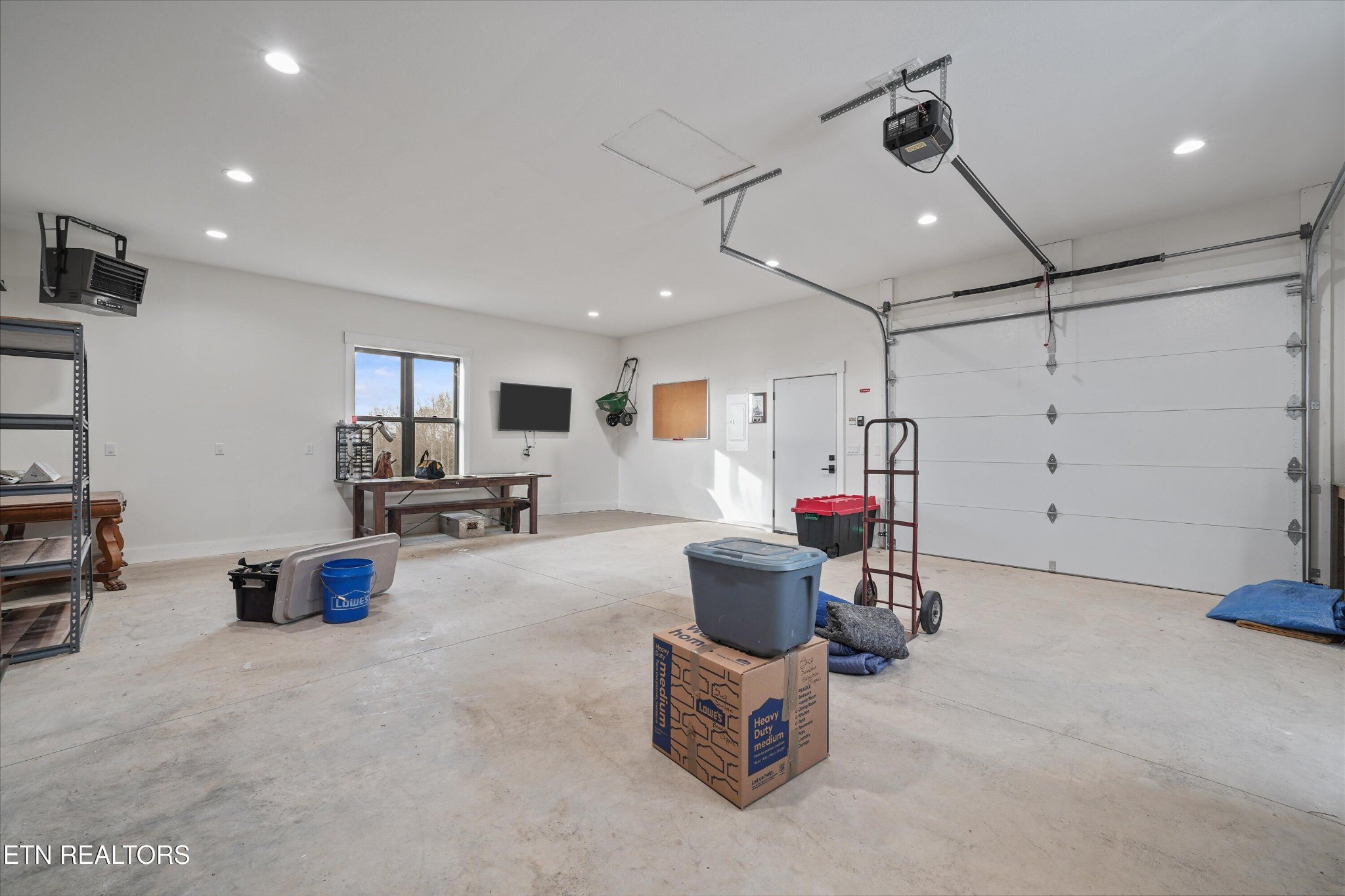 1150 Hillendale Road Crossville, TN 38572 - Photo 33 of 42 a living room with furniture and a flat screen tv