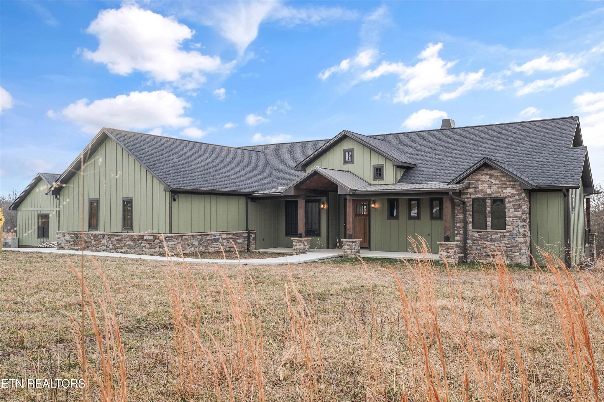 1150 Hillendale Road Crossville, TN 38572 - Photo 36 of 42 a front view of a house with garden