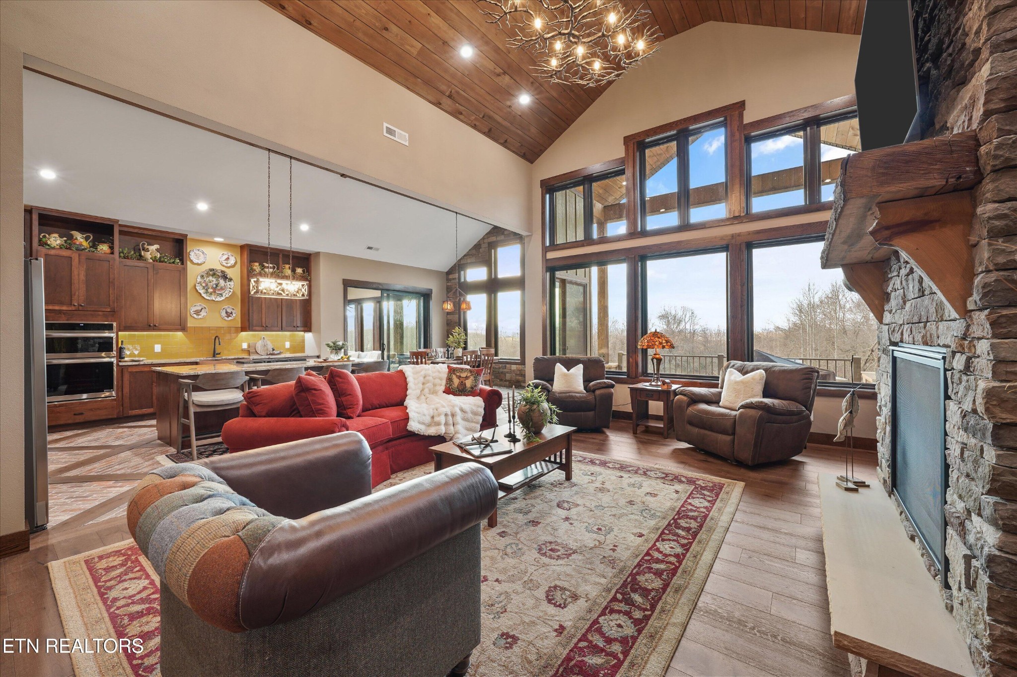 1150 Hillendale Road Crossville, TN 38572 - Photo 6 of 42 a living room with furniture and a large window