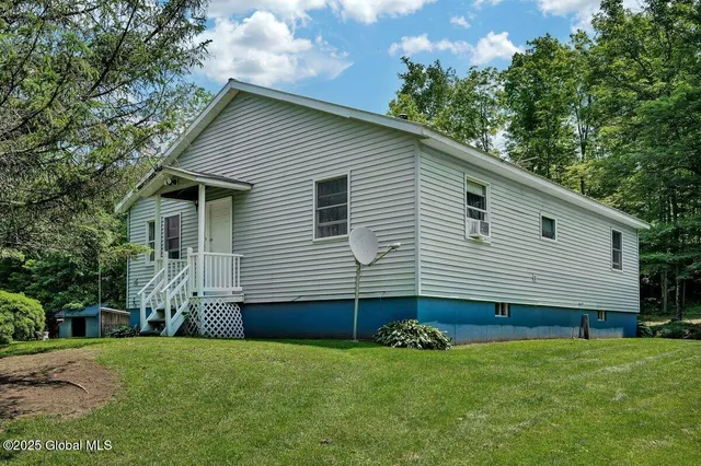 $575,000 | 11079 Highway 22, Comstock, NY 12821