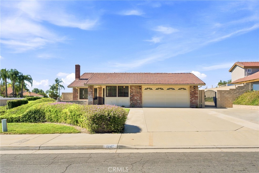 1246 Versailles Circle Riverside, CA 92506 - Photo 4 of 50