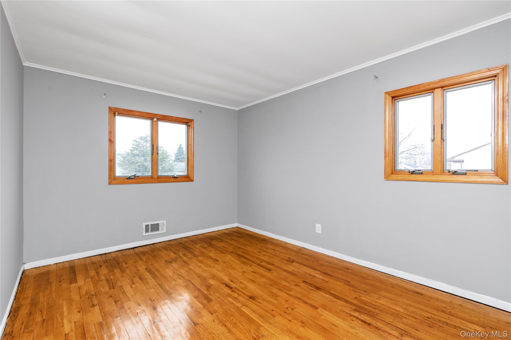 5 Glenbrook Road Hicksville, NY 11801 - Photo 15 of 18