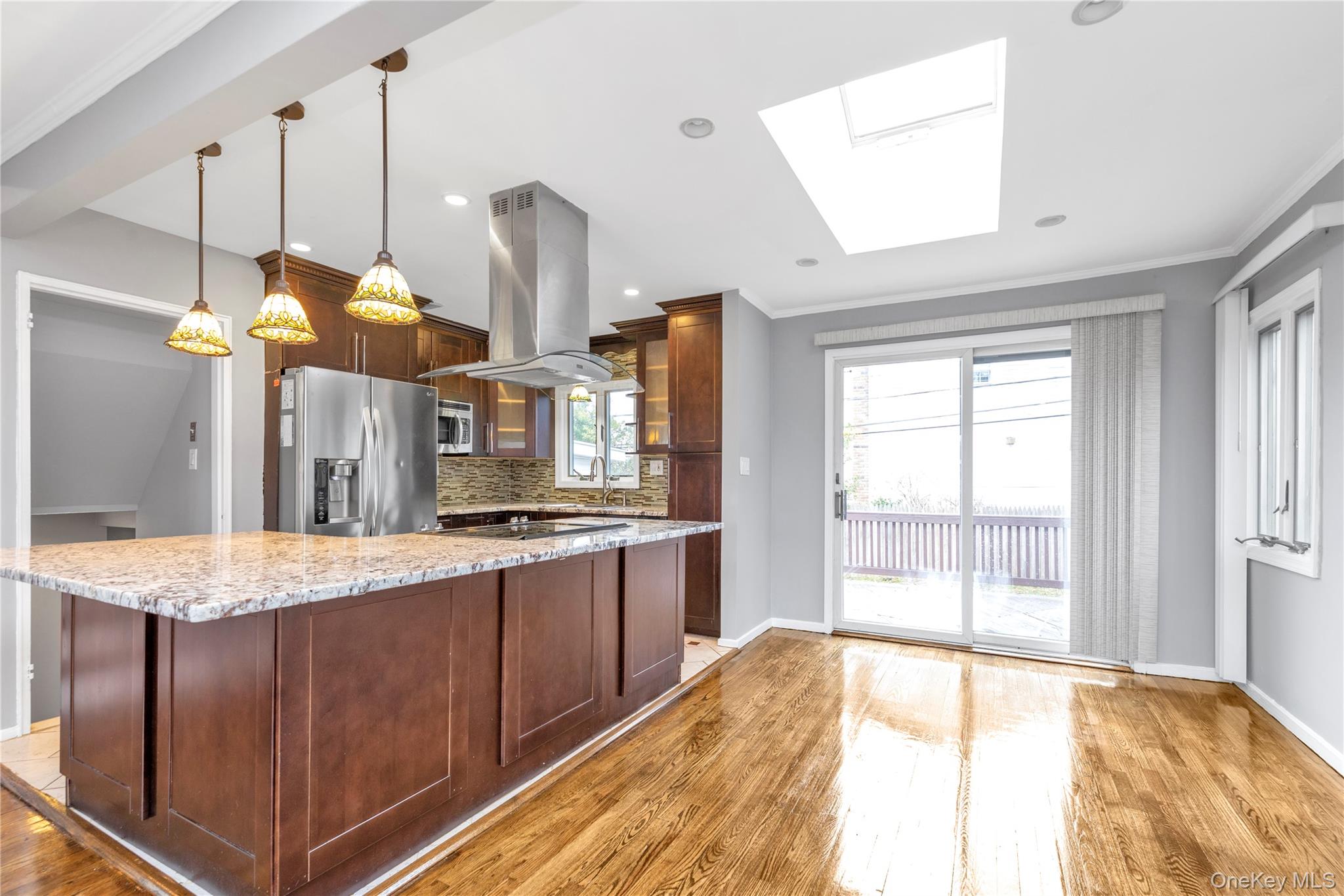 5 Glenbrook Road Hicksville, NY 11801 - Photo 4 of 18