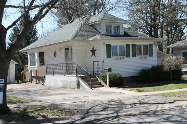 $114,900 | 321 West South Street, Cambridge, IL 61238