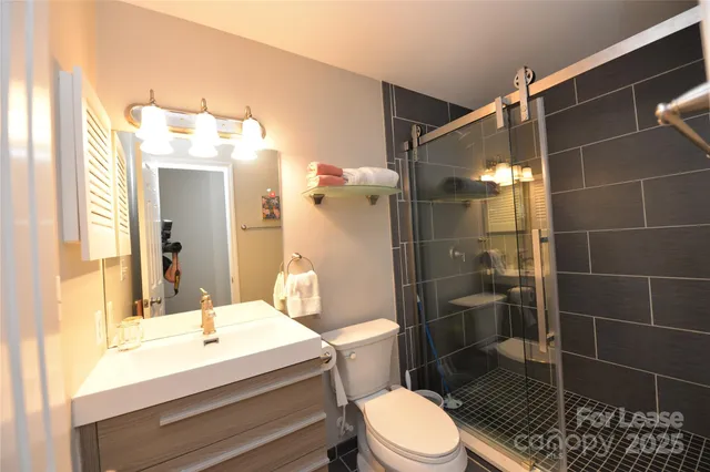 $1,300 | 18801 Nautical Drive, Unit 202, Cornelius, NC 28031