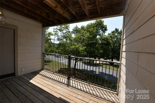 $1,300 | 18801 Nautical Drive, Unit 202, Cornelius, NC 28031