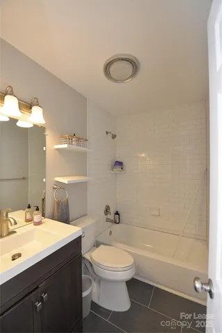 $1,300 | 18801 Nautical Drive, Unit 202, Cornelius, NC 28031