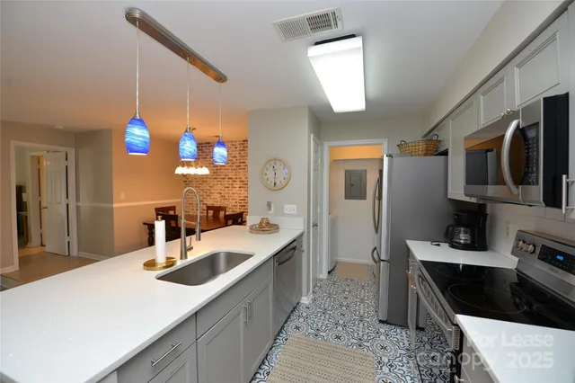 $1,300 | 18801 Nautical Drive, Unit 202, Cornelius, NC 28031