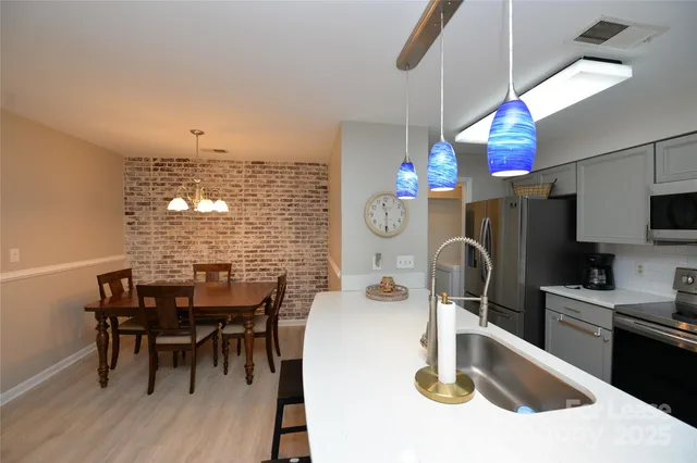 $1,300 | 18801 Nautical Drive, Unit 202, Cornelius, NC 28031