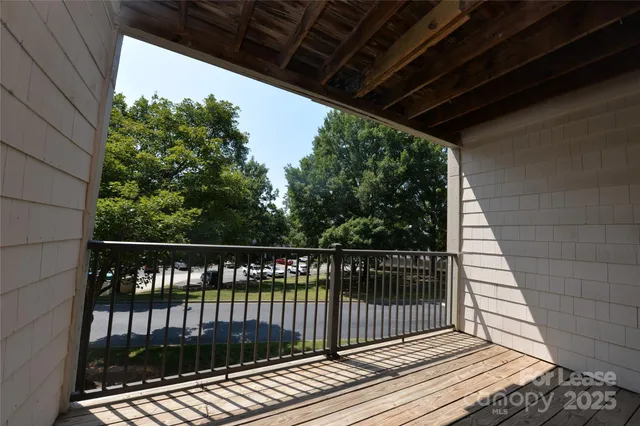 $1,300 | 18801 Nautical Drive, Unit 202, Cornelius, NC 28031