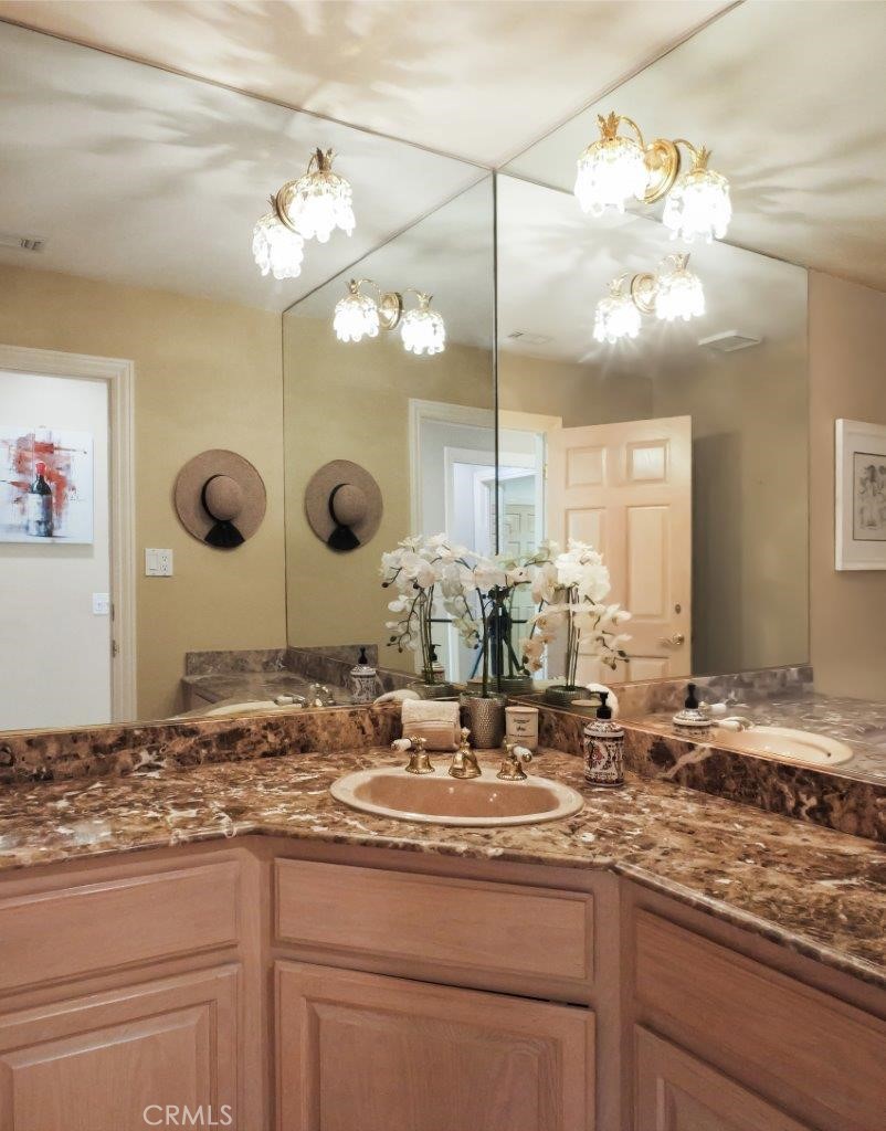 14 Georgeff Road Rolling Hills, CA 90274 - Photo 48 of 71 Powder Room