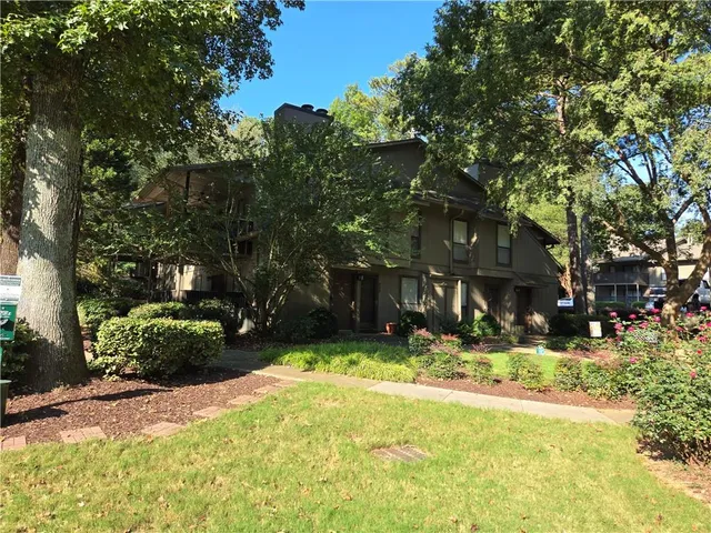 $210,000 | 403 Cumberland Court Southeast, Smyrna, GA 30080
