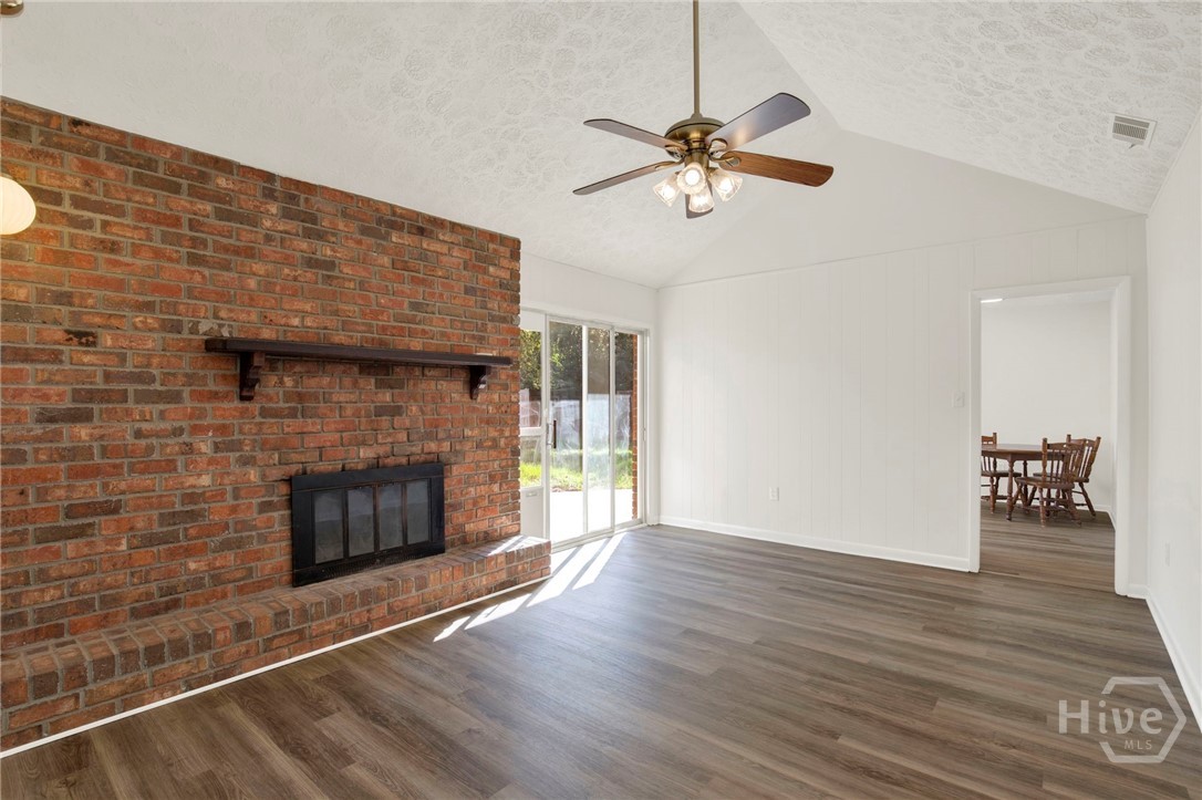 910 Old Mill Road Savannah, GA 31419 - Photo 16 of 41 Family room set off the kitchen