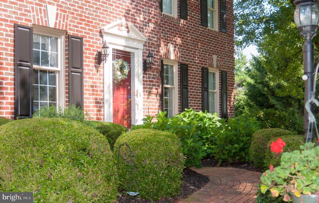 345 North Farm Drive Lititz, PA 17543 - Photo 2 of 32 Gallery Image 2
