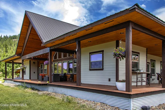 $2,250,000 | 1010 Mc Quade Gulch Drive, Clark Fork, ID 83811