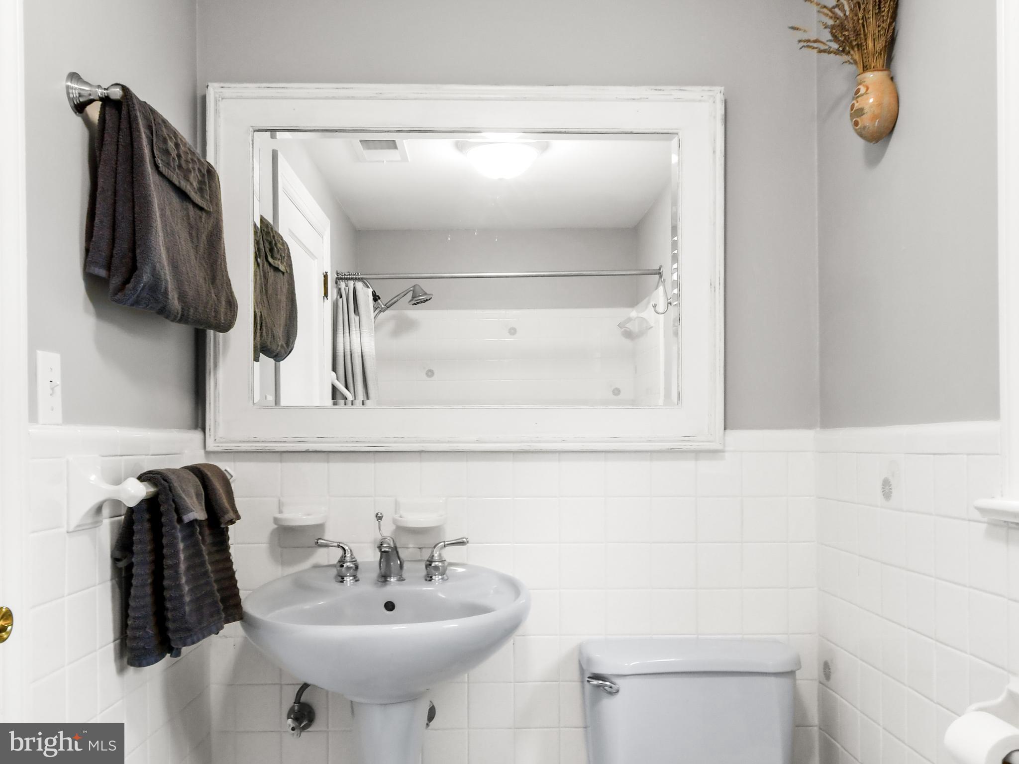 616 West Patrick Street Frederick, MD 21701 - Photo 47 of 81 upper level bath