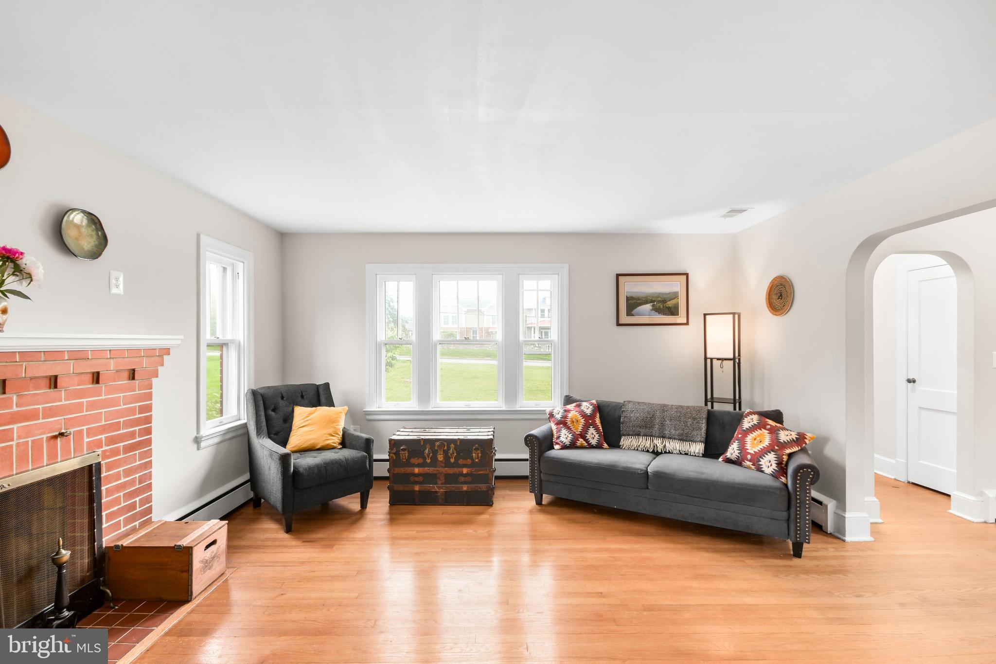 616 West Patrick Street Frederick, MD 21701 - Photo 8 of 81 Living room