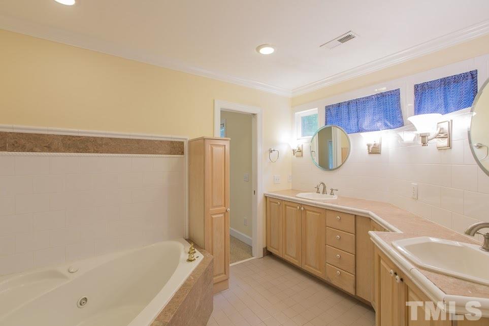 5809 Glenfiddich Way Raleigh, NC 27613 - Photo 14 of 20