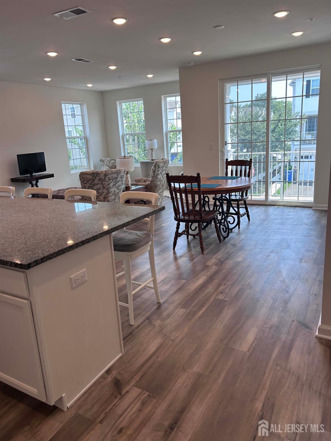 735 Station Road Dunellen, NJ 08812 - Photo 9 of 38 Gallery Image 9