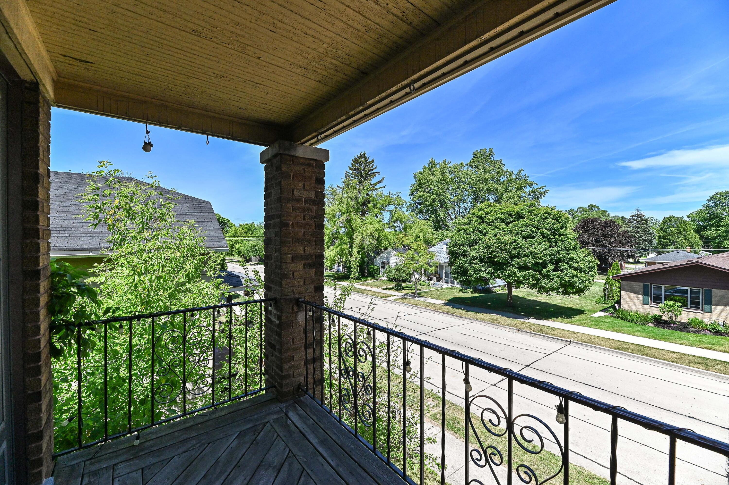3340 10th Avenue Racine, WI 53402 - Photo 9 of 38 11