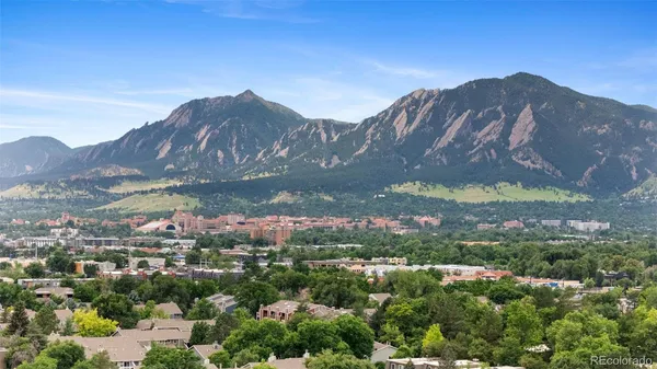 $319,000 | 3035 Oneal Parkway, Unit 37V, Boulder, CO 80301