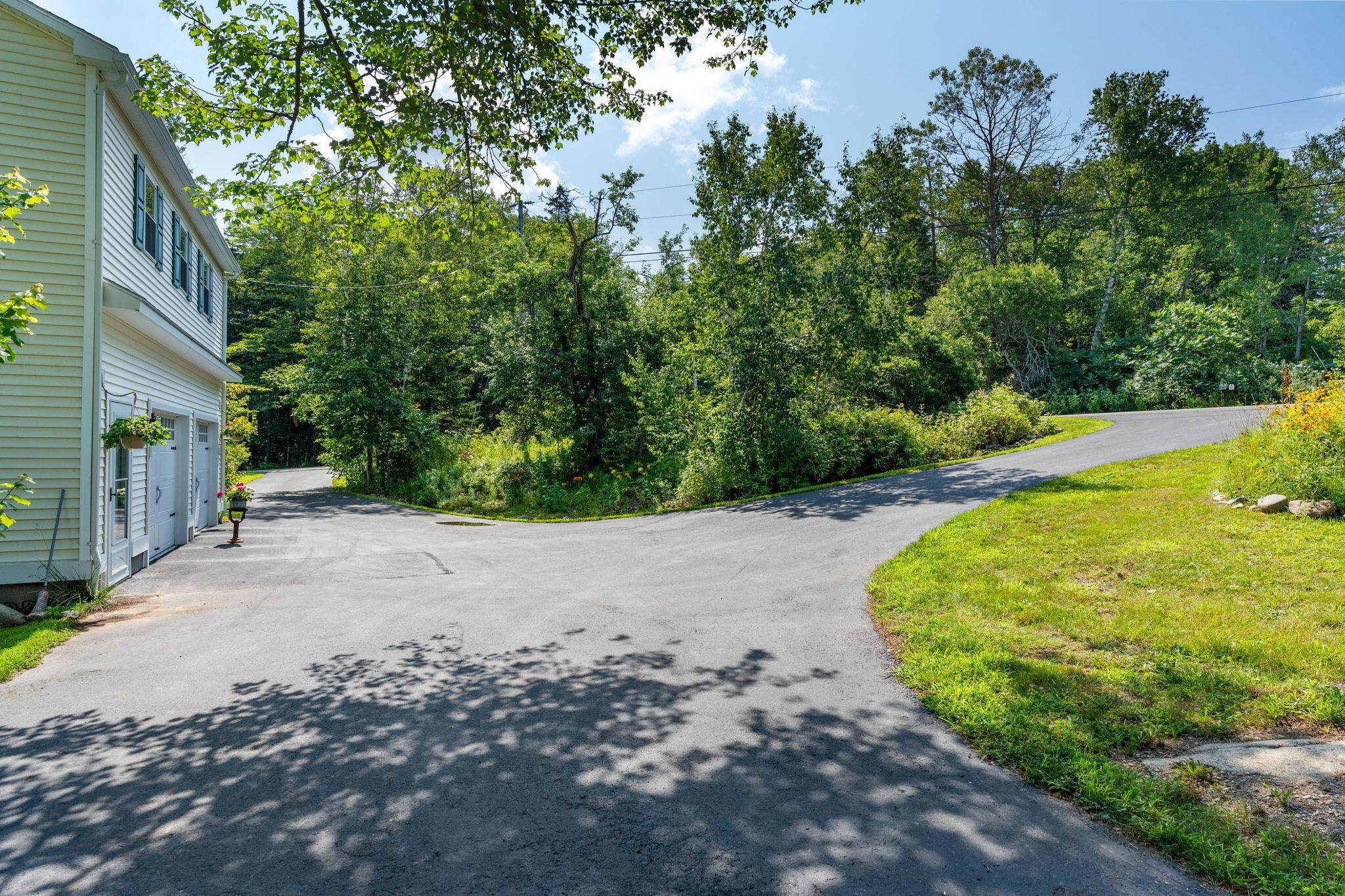 542 Wallston Road Tenants Harbor, ME 04860 - Photo 17 of 47 Driveway Carriage House