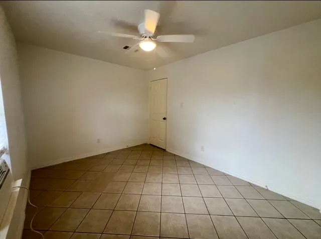 $899 | 831 Deerpass Drive, Channelview, TX 77530