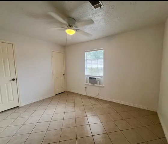 $899 | 831 Deerpass Drive, Channelview, TX 77530