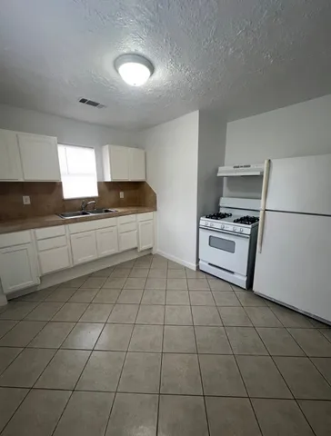 $899 | 831 Deerpass Drive, Channelview, TX 77530