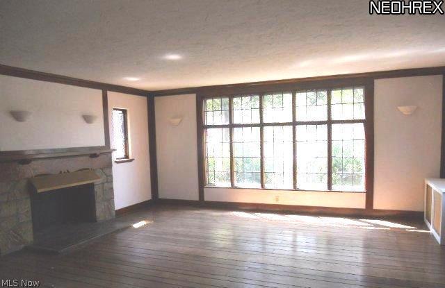 4975 Gleeton Road Cleveland, OH 44143 - Photo 3 of 9 Gallery Image 3