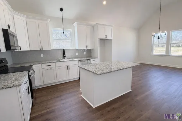 $359,800 | 31513 Dunn Road, Denham Springs, LA 70726