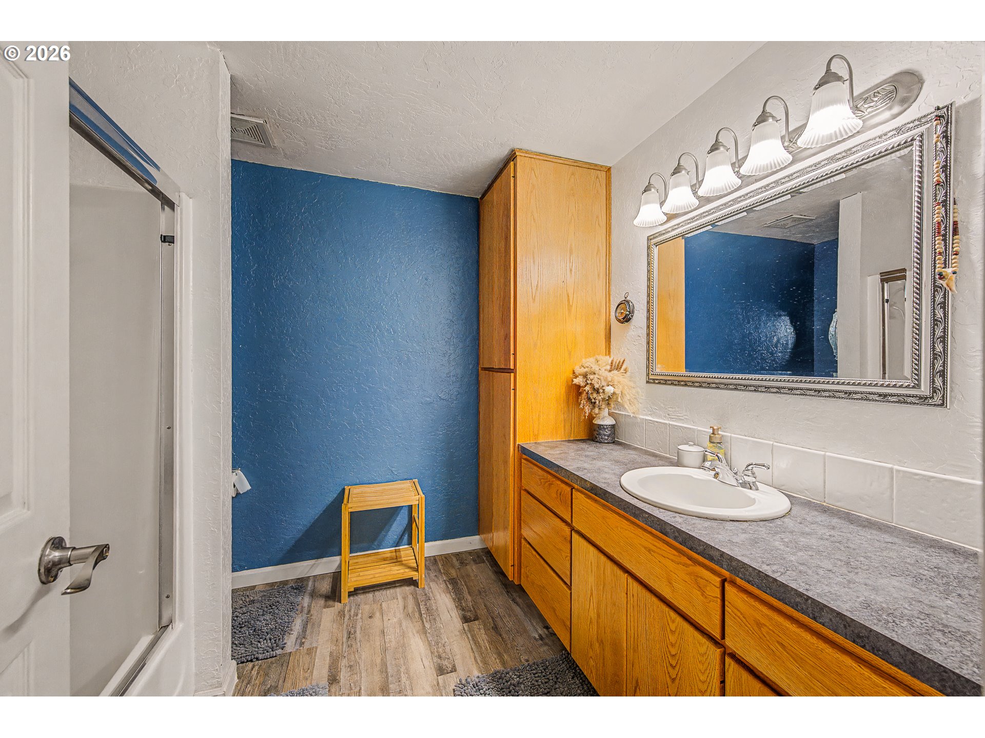 94671 Johnson Road Marcola, OR 97454 - Photo 21 of 48 Bathroom