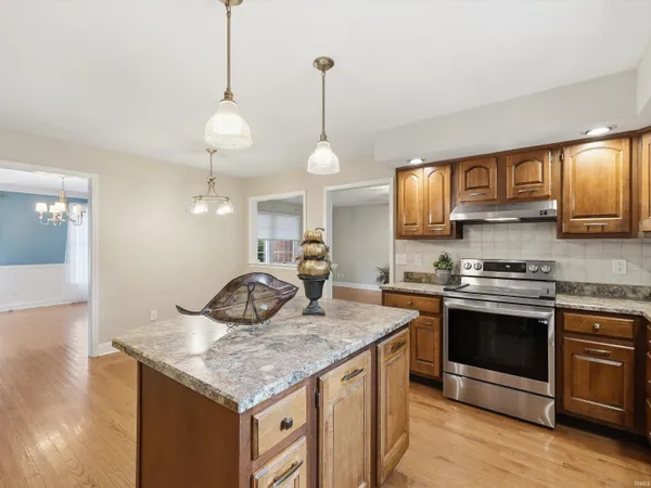 $479,000 | 8855 Hickory Lane, Newburgh, IN 47630