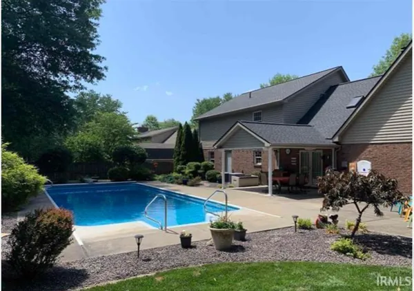 $500,000 | 8855 Hickory Lane, Newburgh, IN 47630