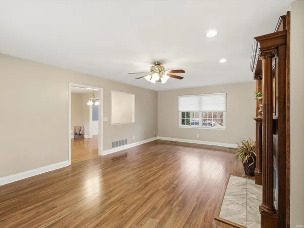 $500,000 | 8855 Hickory Lane, Newburgh, IN 47630