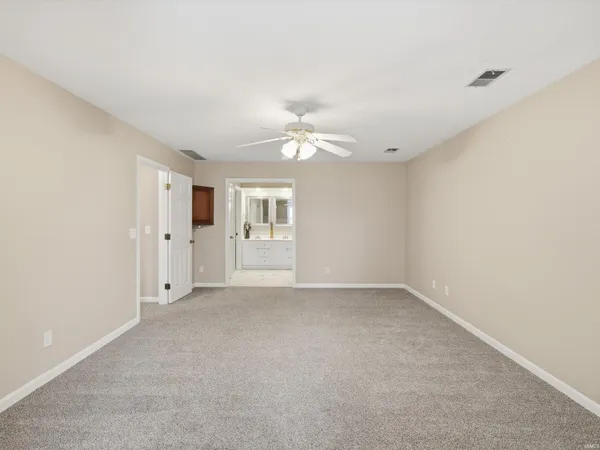 $500,000 | 8855 Hickory Lane, Newburgh, IN 47630