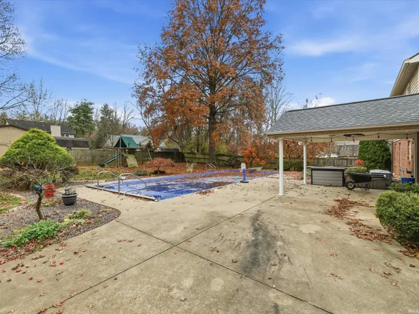 $500,000 | 8855 Hickory Lane, Newburgh, IN 47630