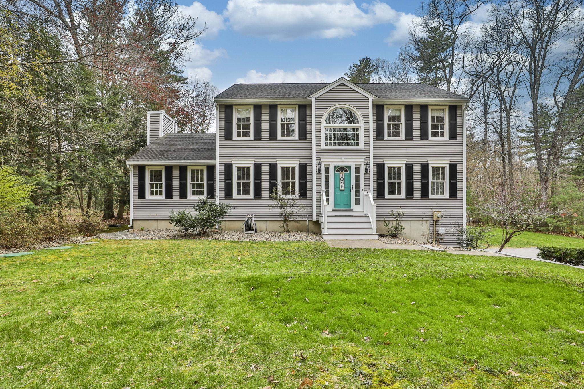 7 Drake Lane Derry, NH 03038 - Photo 1 of 46
