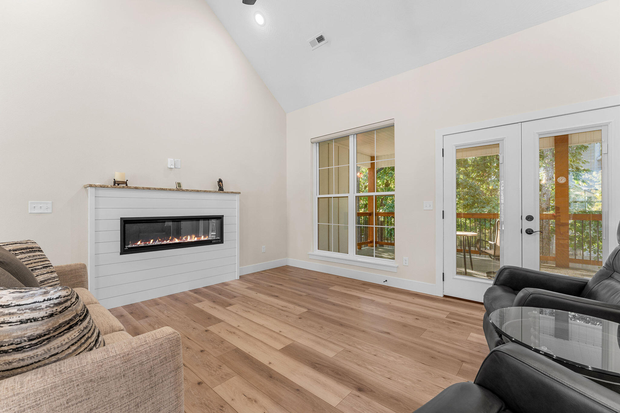 372 Loganberry Road Branson, MO 65616 - Photo 14 of 33 Living Room
