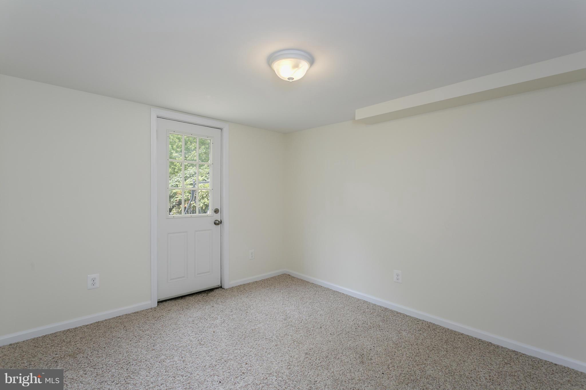6720 Sherwood Road Baltimore, MD 21239 - Photo 15 of 29 Den