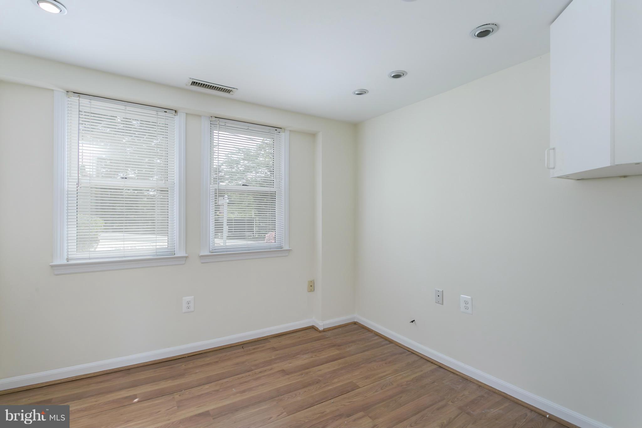 6720 Sherwood Road Baltimore, MD 21239 - Photo 16 of 29 Office