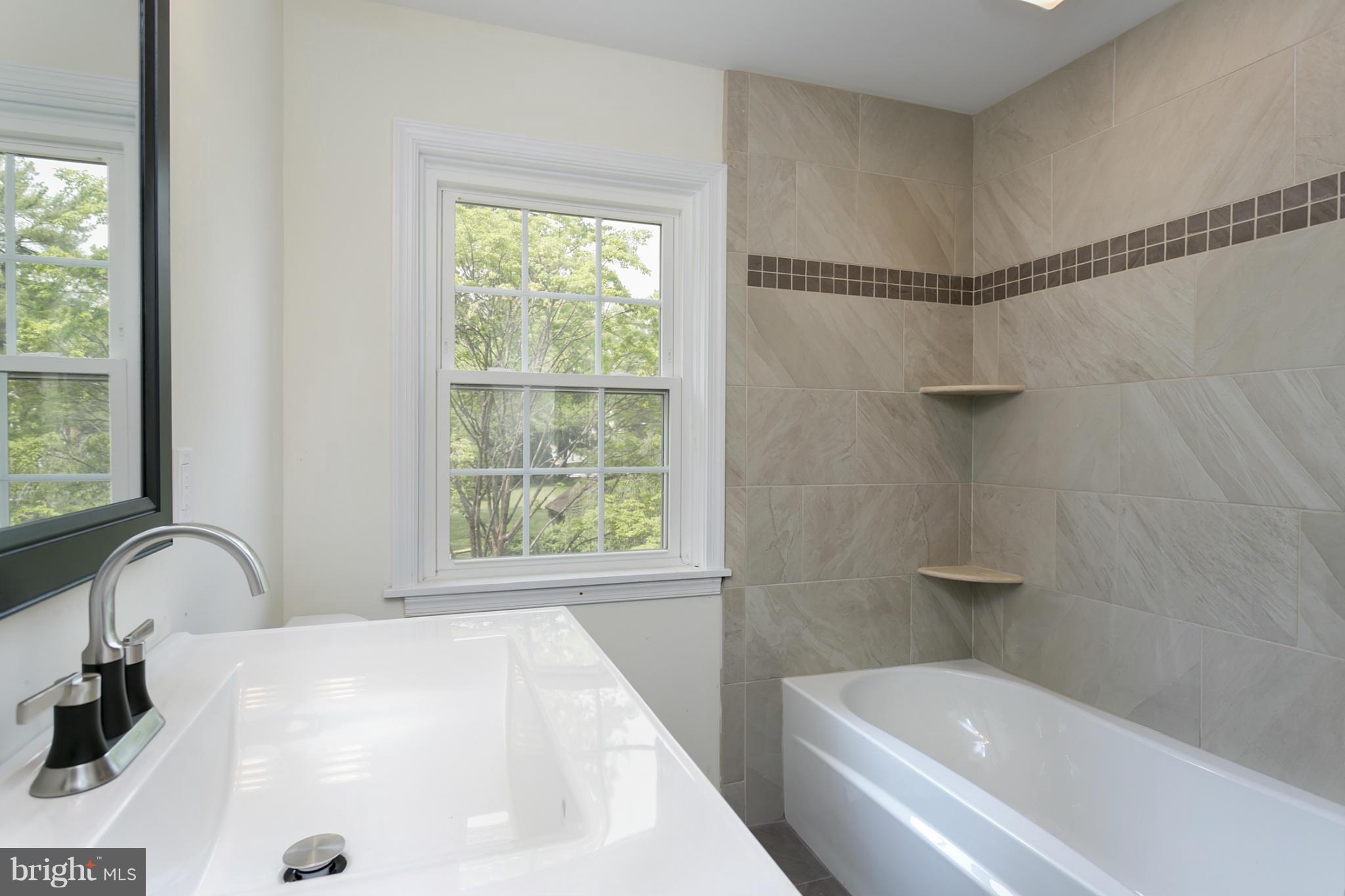6720 Sherwood Road Baltimore, MD 21239 - Photo 18 of 29 Bath