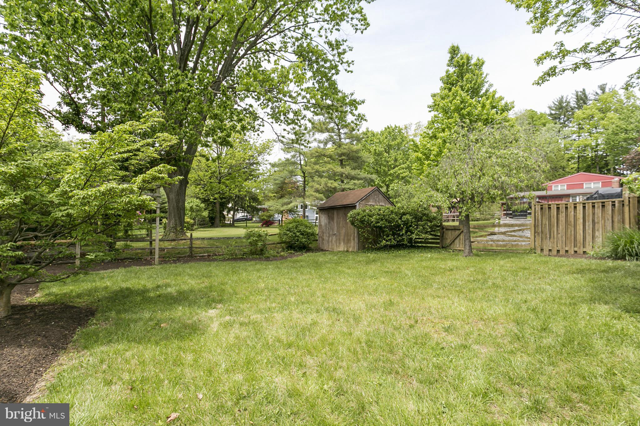 6720 Sherwood Road Baltimore, MD 21239 - Photo 26 of 29 Exterior (Rear)
