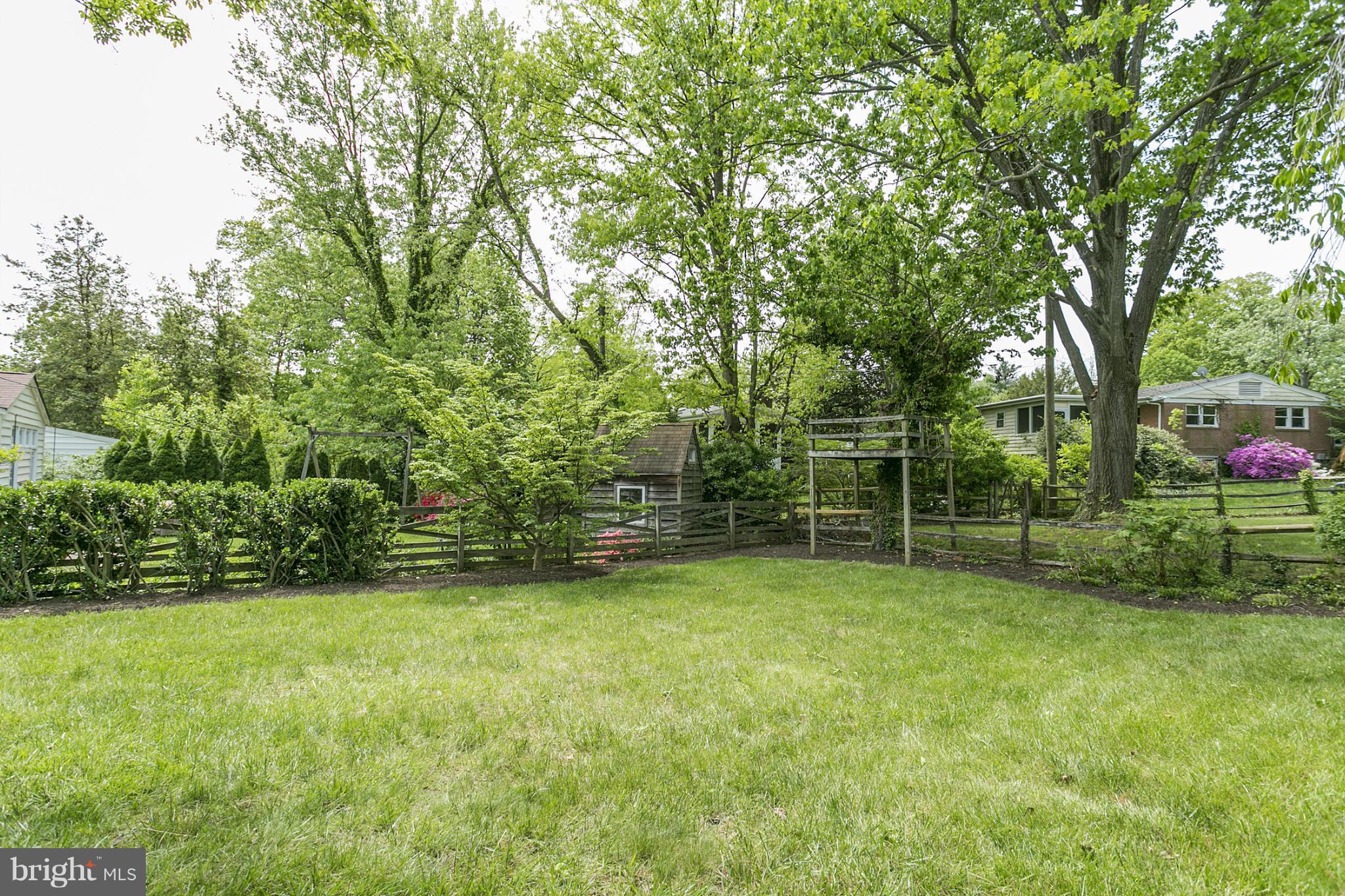 6720 Sherwood Road Baltimore, MD 21239 - Photo 27 of 29 Exterior (Rear)